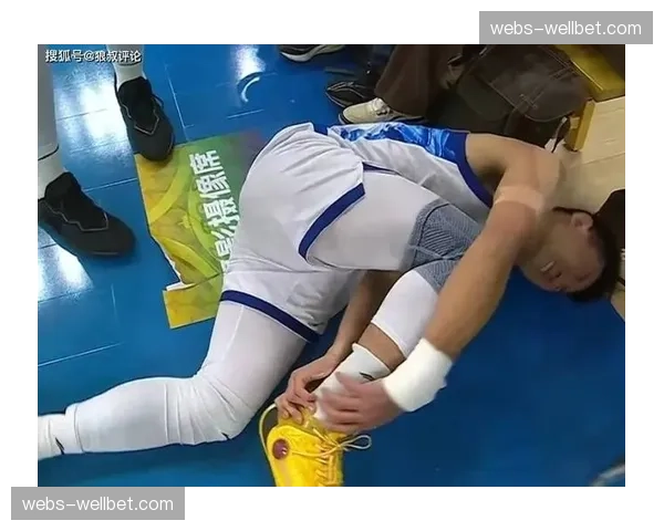 孙铭徽右脚踝韧带撕裂缺阵 广厦后场组织面临严峻考验