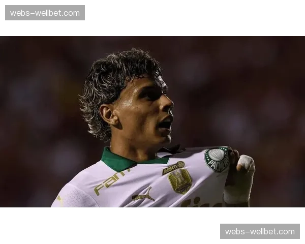 曼联财务平衡策略，出售球员套现超一亿英镑计划