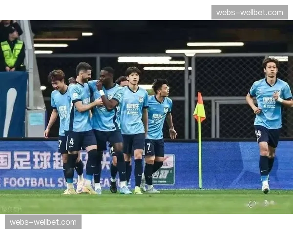 李国旭放弃控球权博弈，英博高效反击终结铜梁龙不败